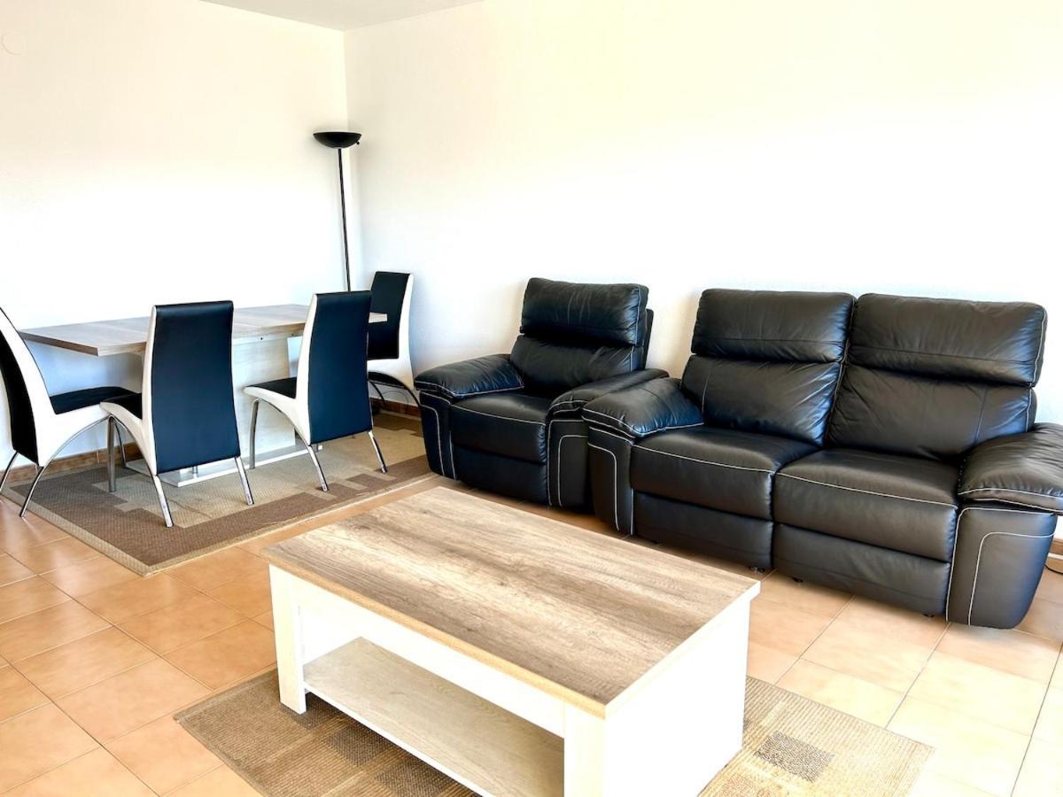 Acogedor Duplex En Urbanizacion Con Piscina En * Ajo
